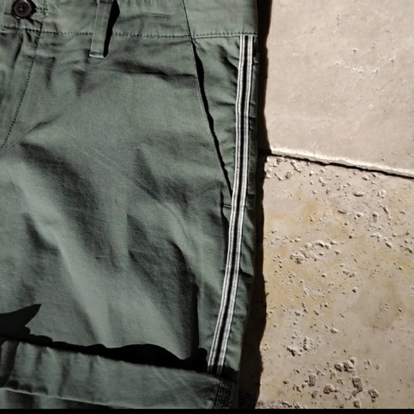 Gap Olive Girlfriend Twill Shorts Side Stripe Size 6 - Picture 4 of 10
